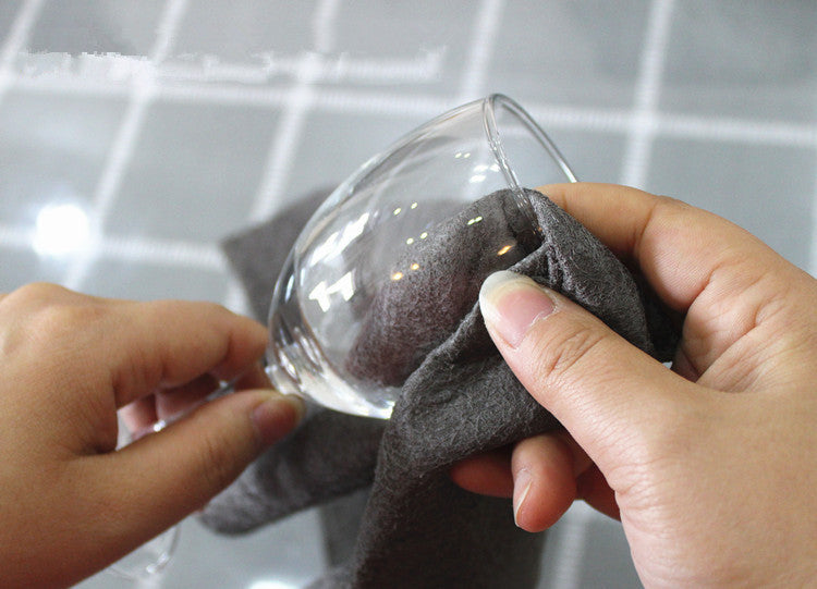 Streak-Free Magic Cloth for Sparkling Surfaces Everywhere